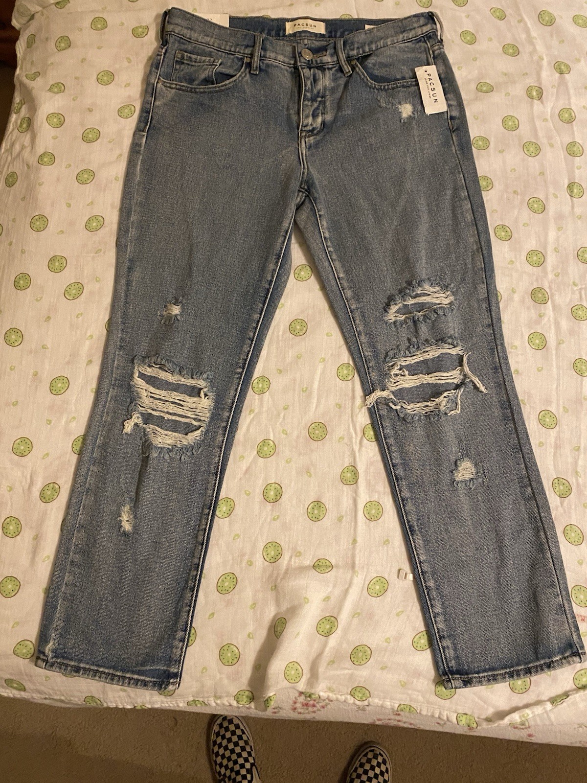 Pacsun Boyfriend Jeans 27 NWT Distressed Mid Rise Relaxed Fit Ripped Denim