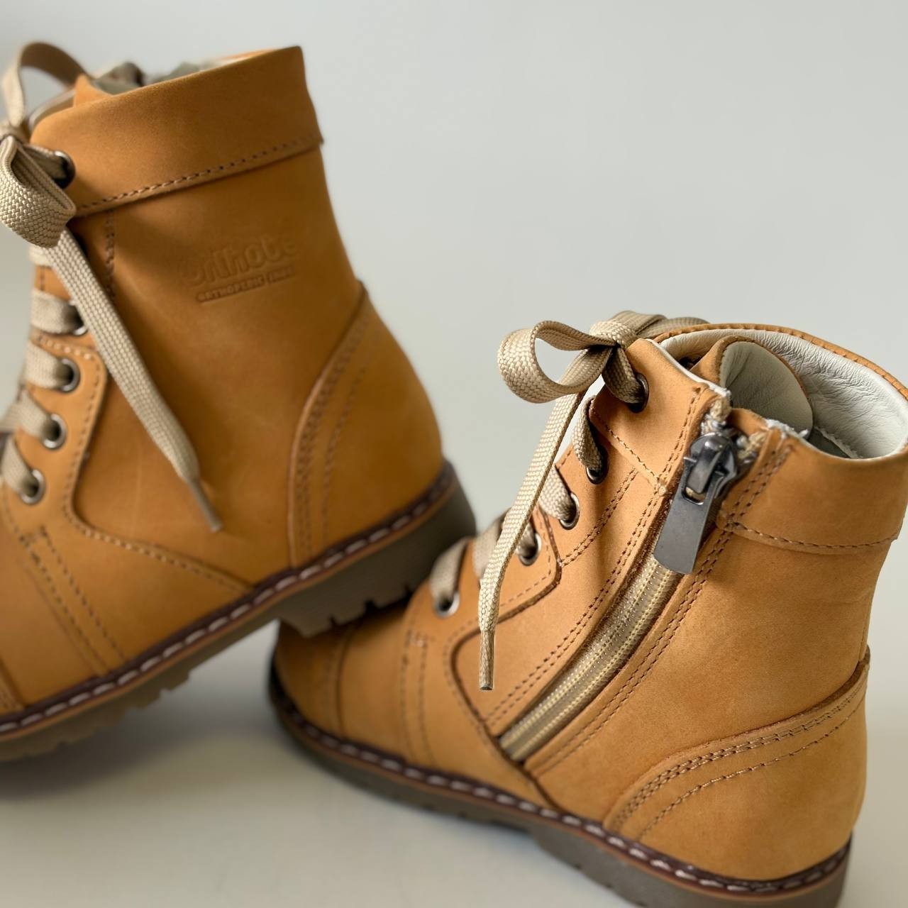 Kids Camel Yellow Nubuck Leather Boots–Size EU 23 (US 6.5 / UK 6 / AU 6.5, 15 sm