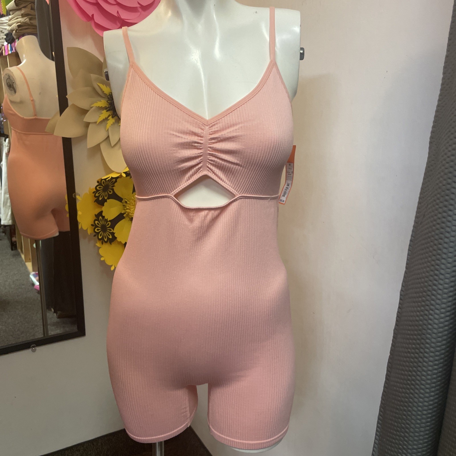Colsie Pink Sleeveless Knit Stretch Jumpsuit V-Neck Women’s Size m