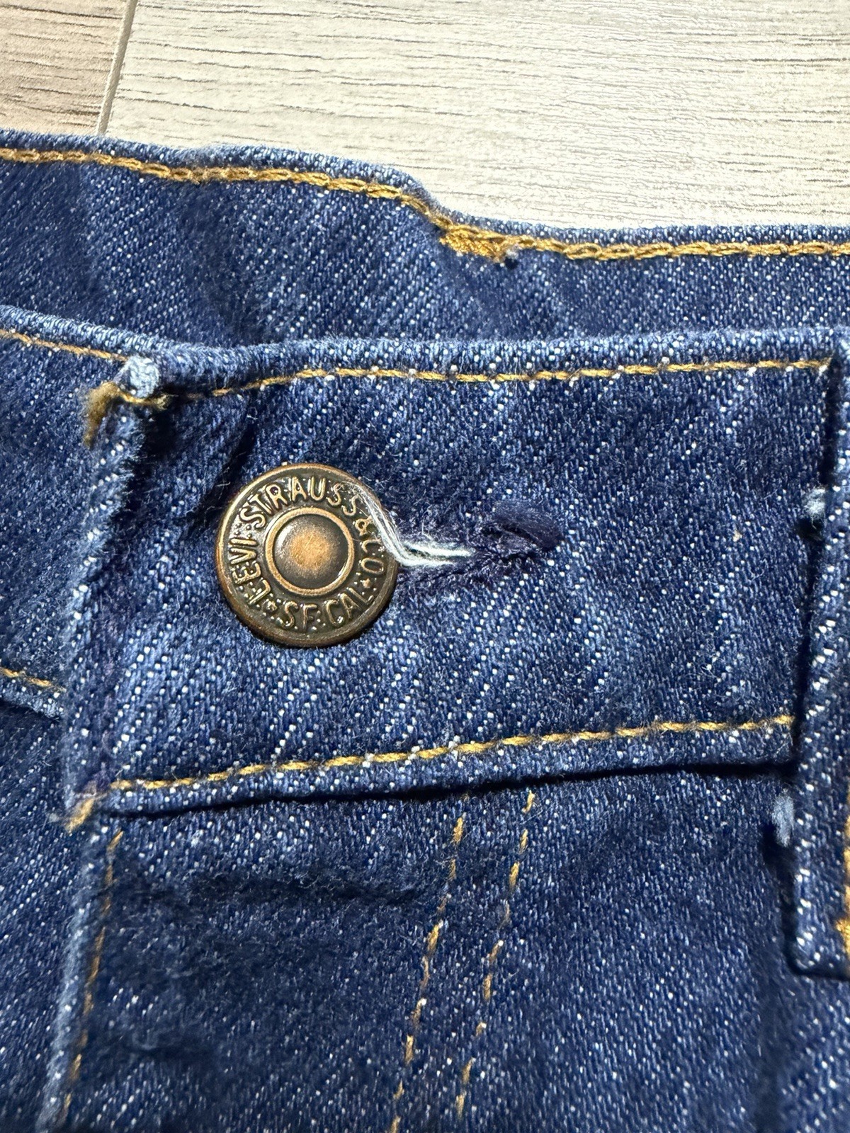 Vtg 1988 Levi’s Orange Tab Men’s 517 Bootcut Red Batwing Tag 34×32 Made in USA