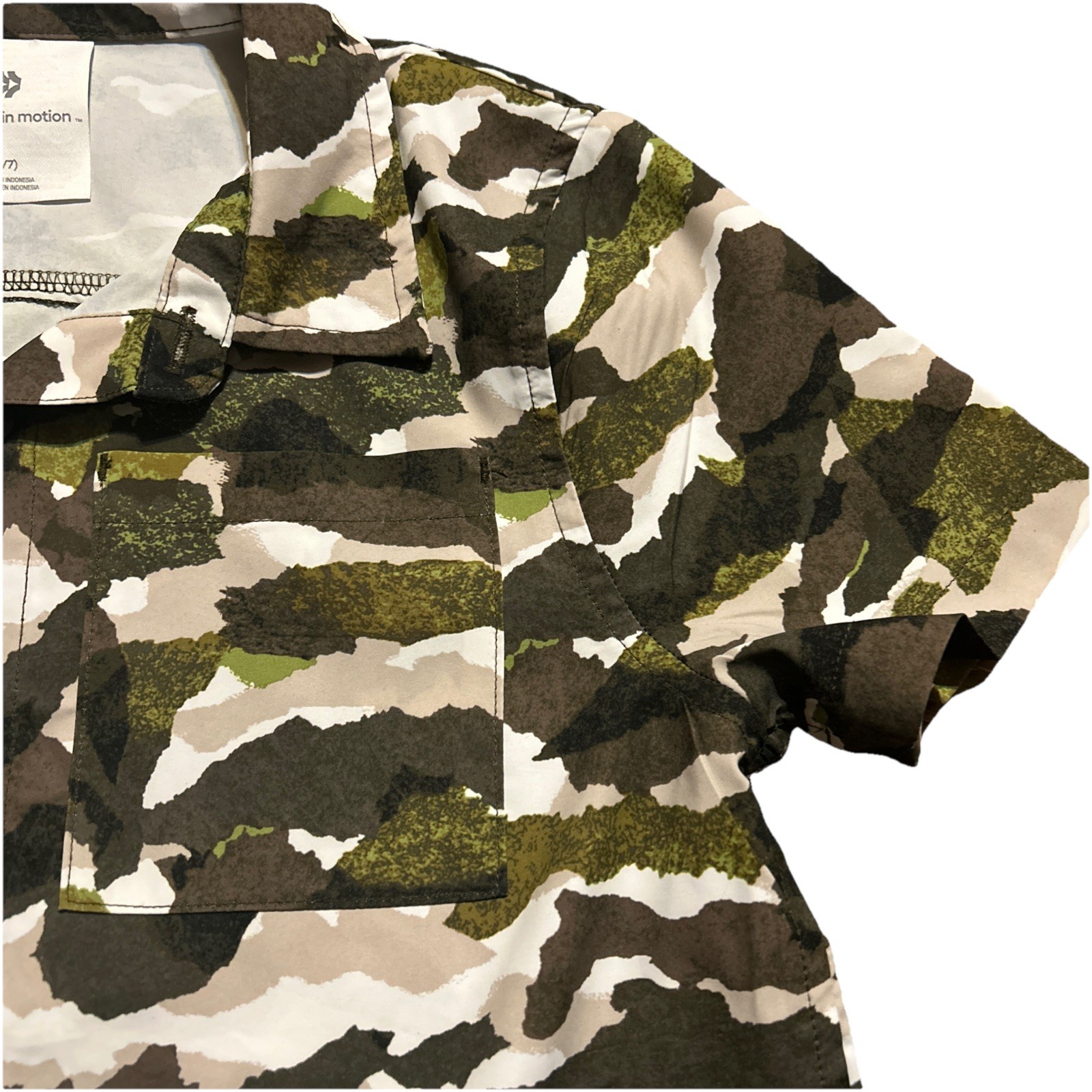 All In Motion Boy Green Camo Button Up Short Sleeve Shirt Size 6/7