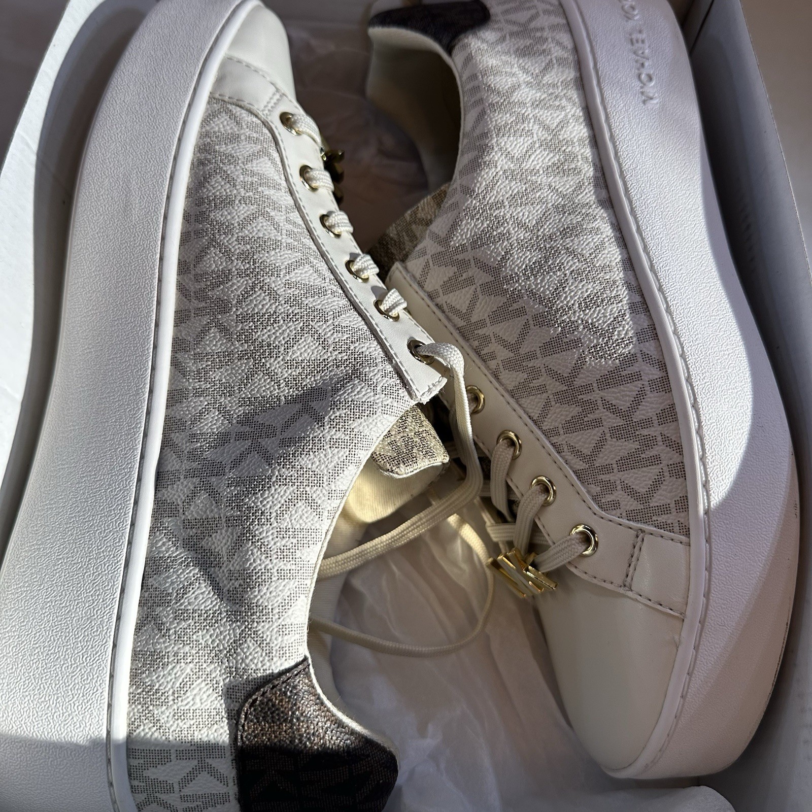 MK Michael Kors Poppy Lace Up Sneakers Vanilla Leather -sz. 9M