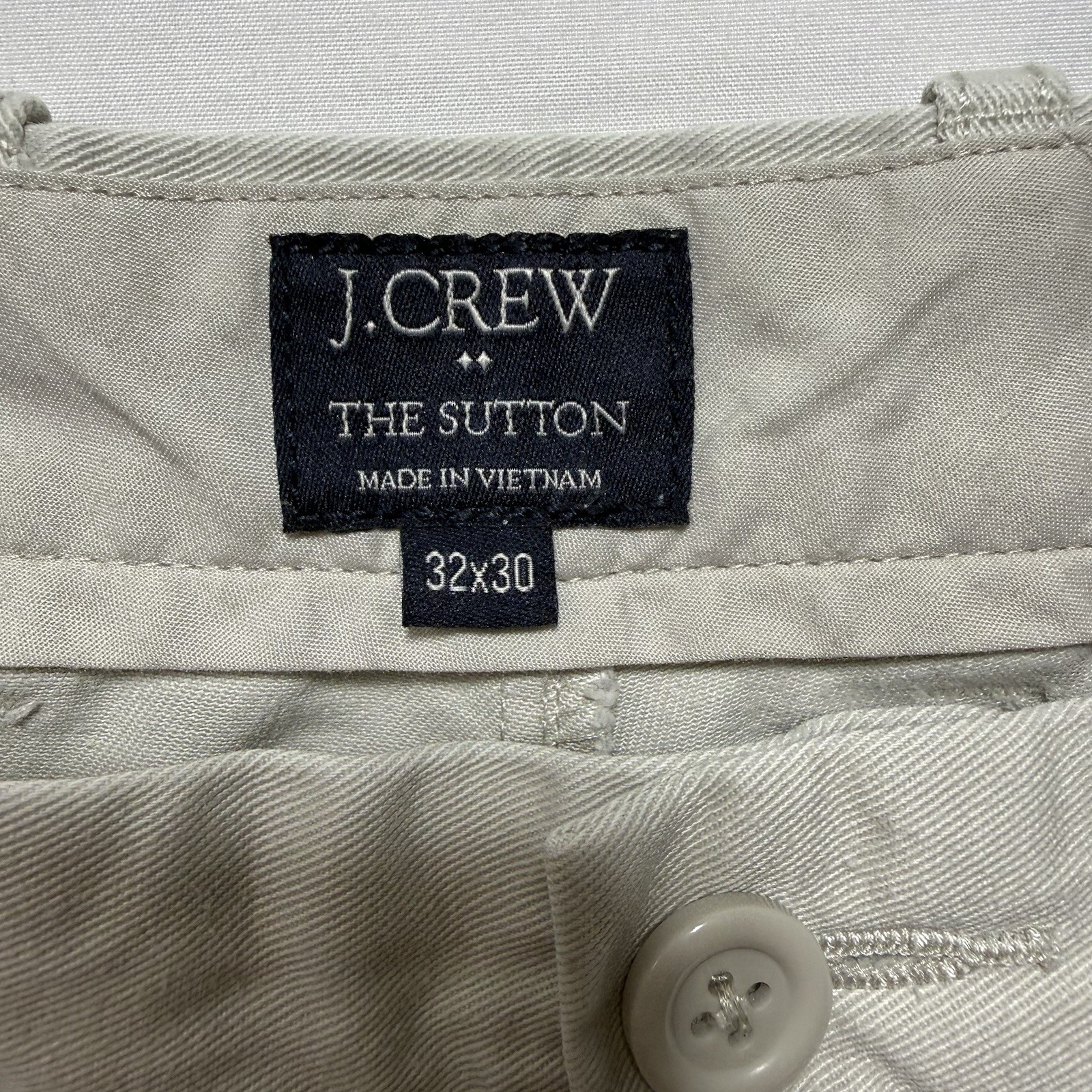 J Crew The Sutton Men’s 32×30 Men’s Khaki Pants