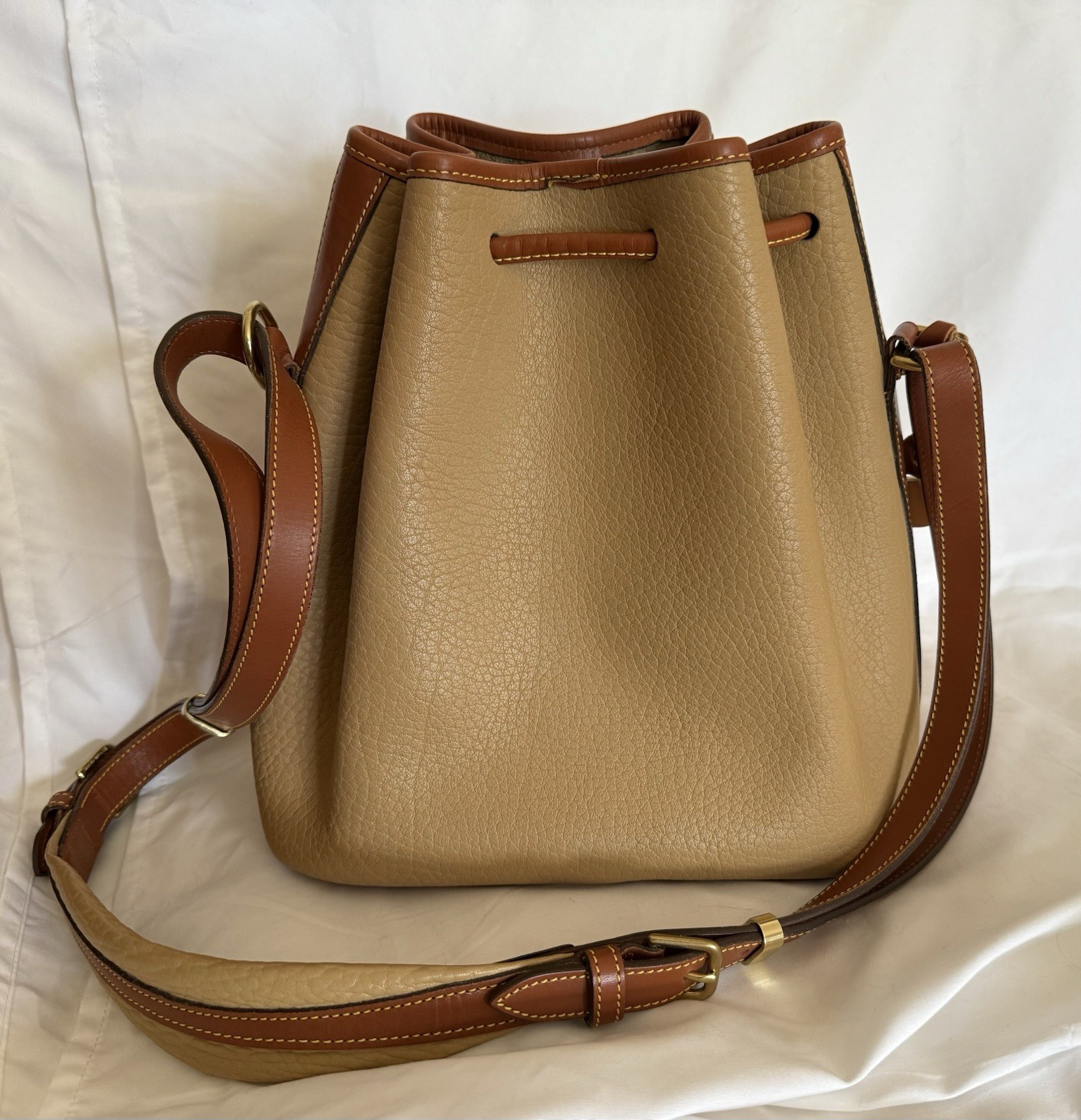 Dooney Bourke Vintage Taupe Brown Drawstring Bucket Shoulder Bag All Leather