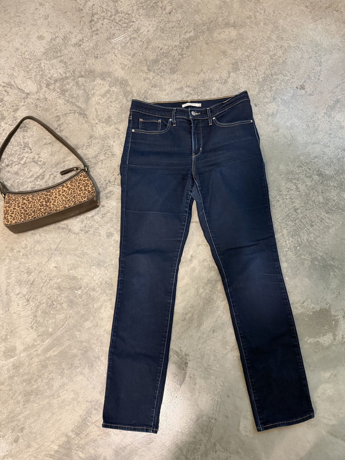 Levis Womens 314 Shaping Straight Jeans W30 L32 Dark Wash