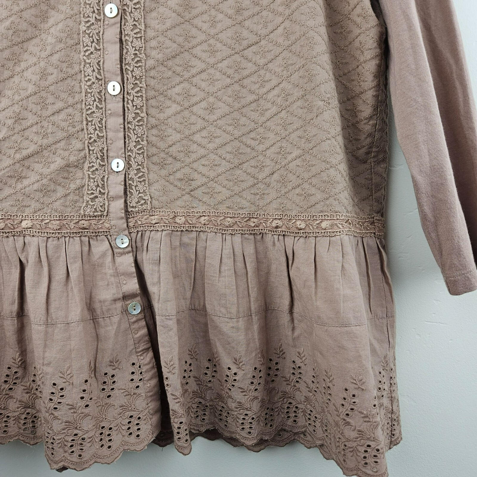 LOGO LAVISH Beige Blouse Womens M Prairie Cottagecore Eyelet Lace Button Ruffles