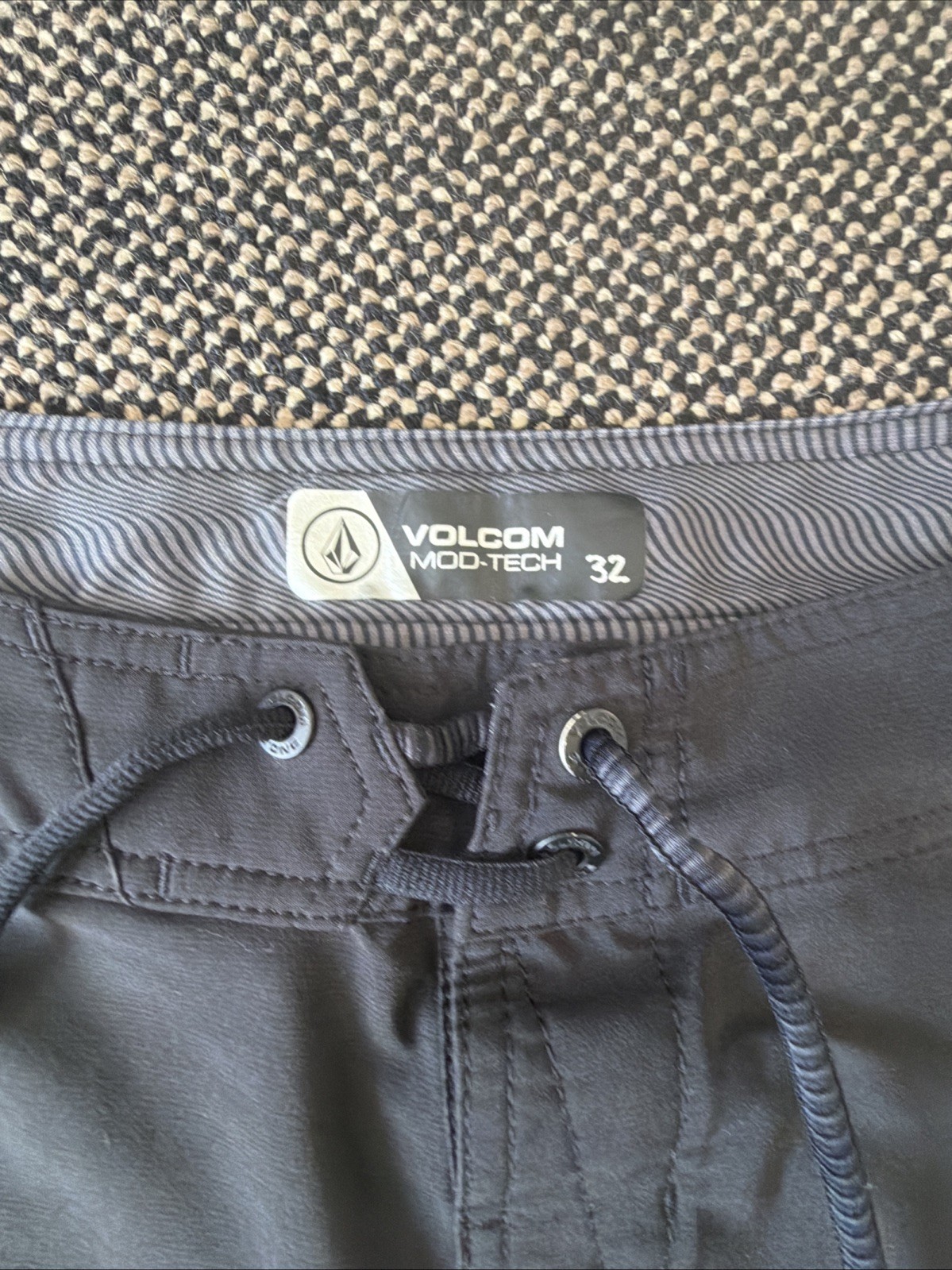 Volcom Shorts Men’s Sz 32 Black Charcoal Gray True To This Chino Flat Front
