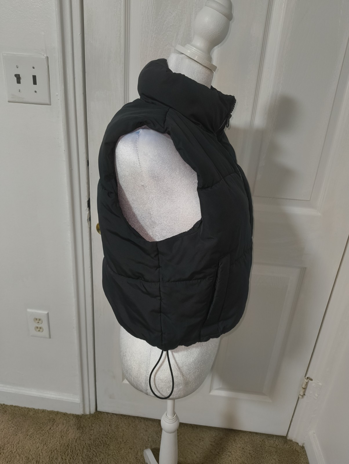 HollisterHollister Black Quilted Puffer Vest