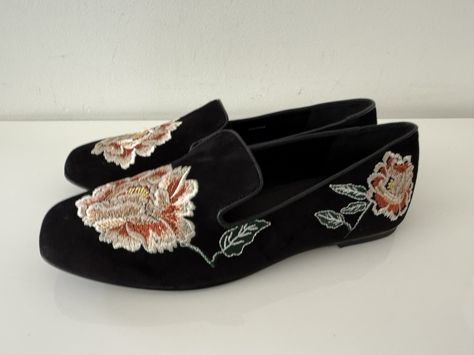 NWOB $245 NATORI Edda Suede Embroidered Loafers Shoes Black Suede 9M