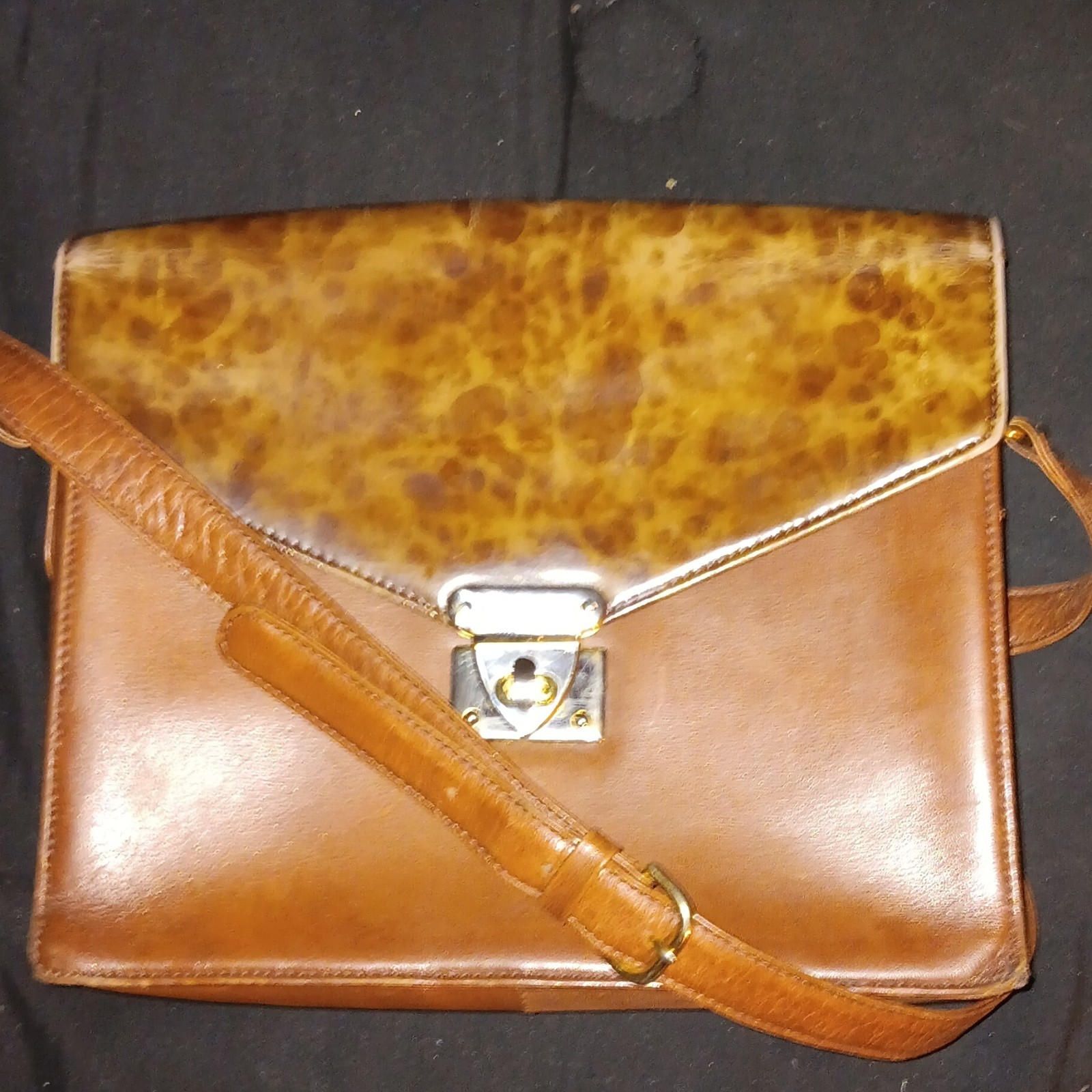 Valentino Garavani Women’s Medium Brown Shoulder Bag Gold Logo Latch, Strap