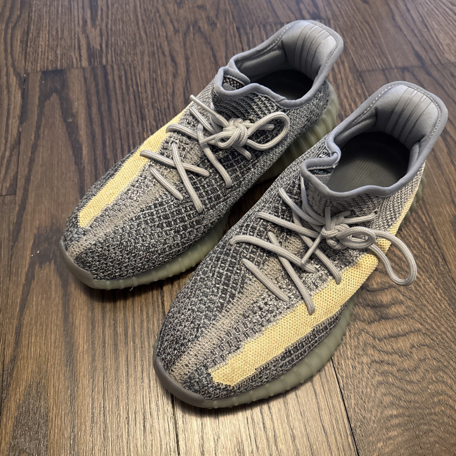 Size 10.5 – Adidas Yeezy Boost 350 V2 Ash Blue
