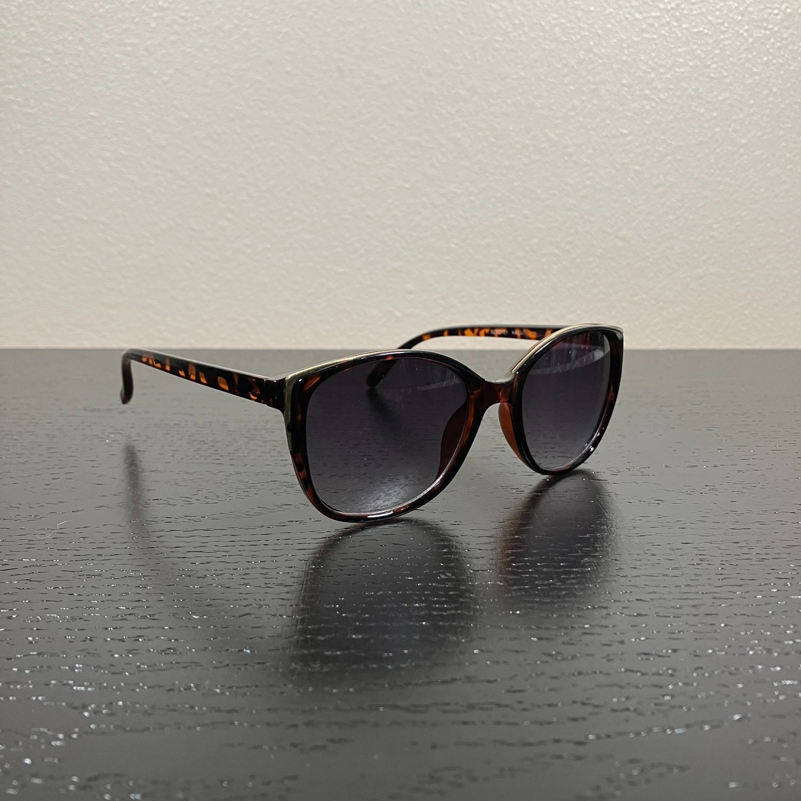 Lucky Brand SLBD101 Cat Eye Sunglasses Havana Tortoise Gradient Lens