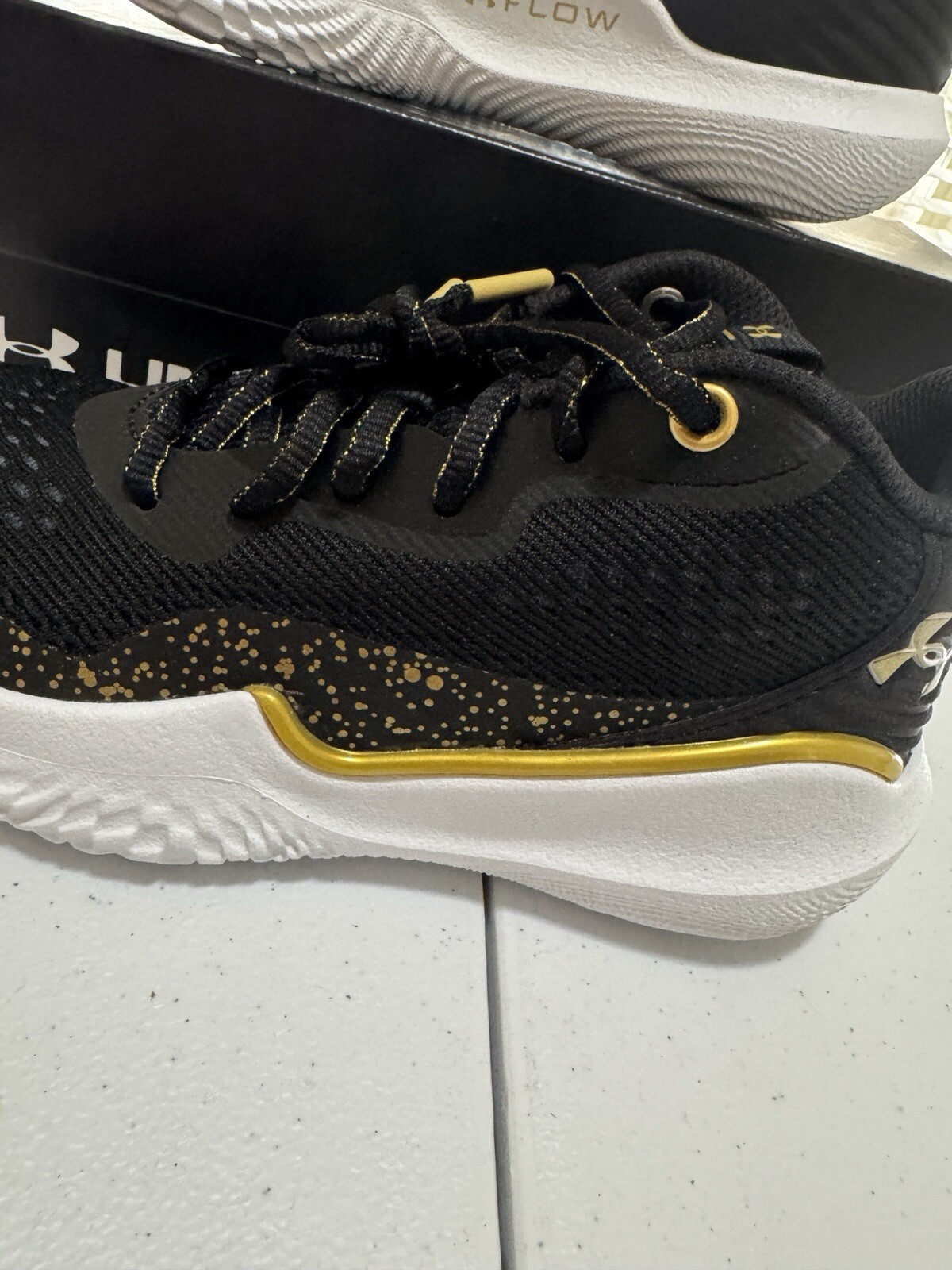 Under Armour UA Flow Breakthru 2 Black Basketball Shoes US Womens 5.5 (c10)