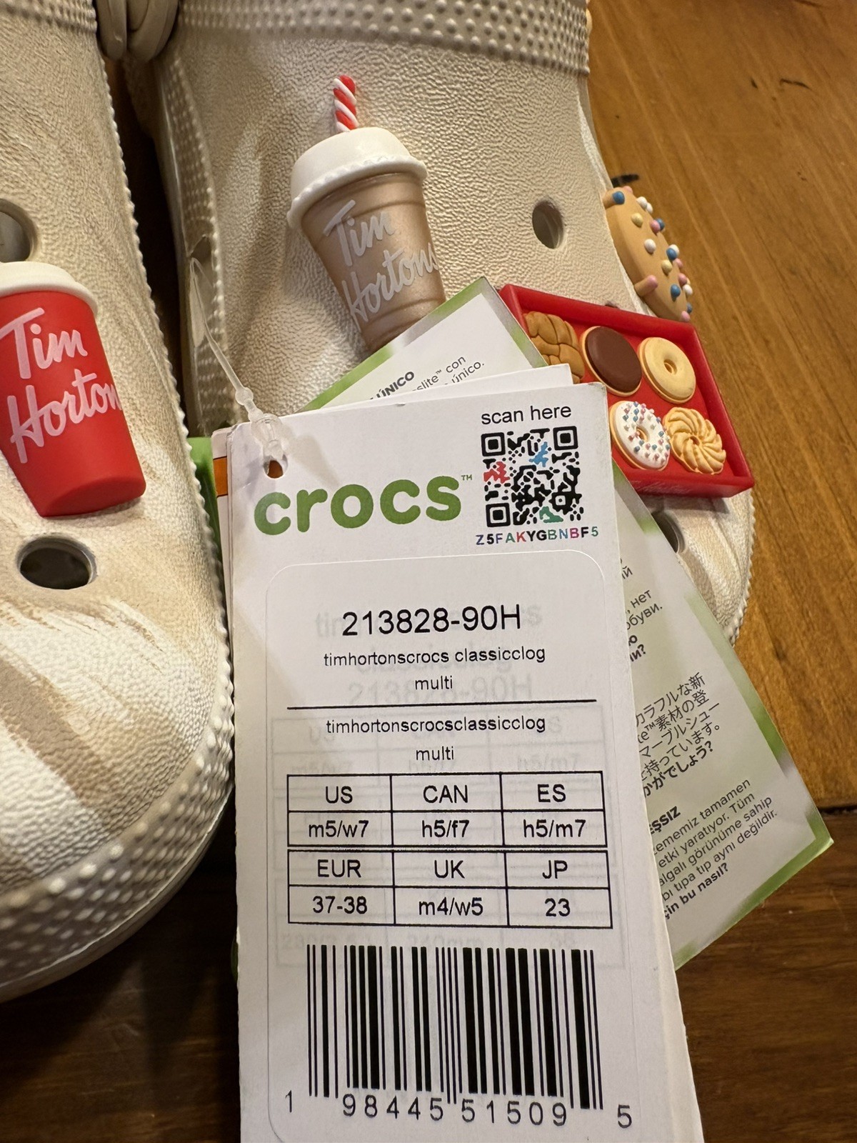 Size 7W, 5M Tim Hortons Crocs Iced Capp Swirl Limited Edition 6 Charm SIZE 7W,5M