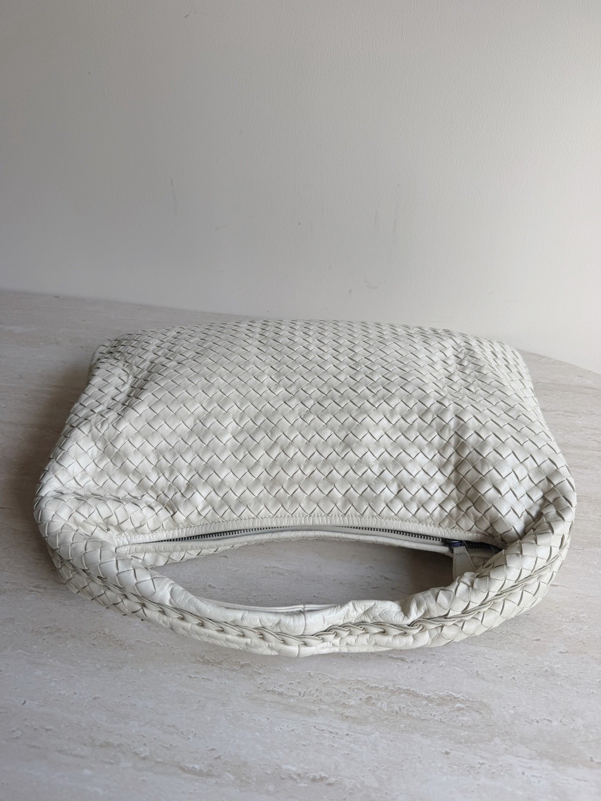 Bottega Veneta Hobo Bag Intrecciato Off-white Leather Shoulder Bag AUTH W13.5in