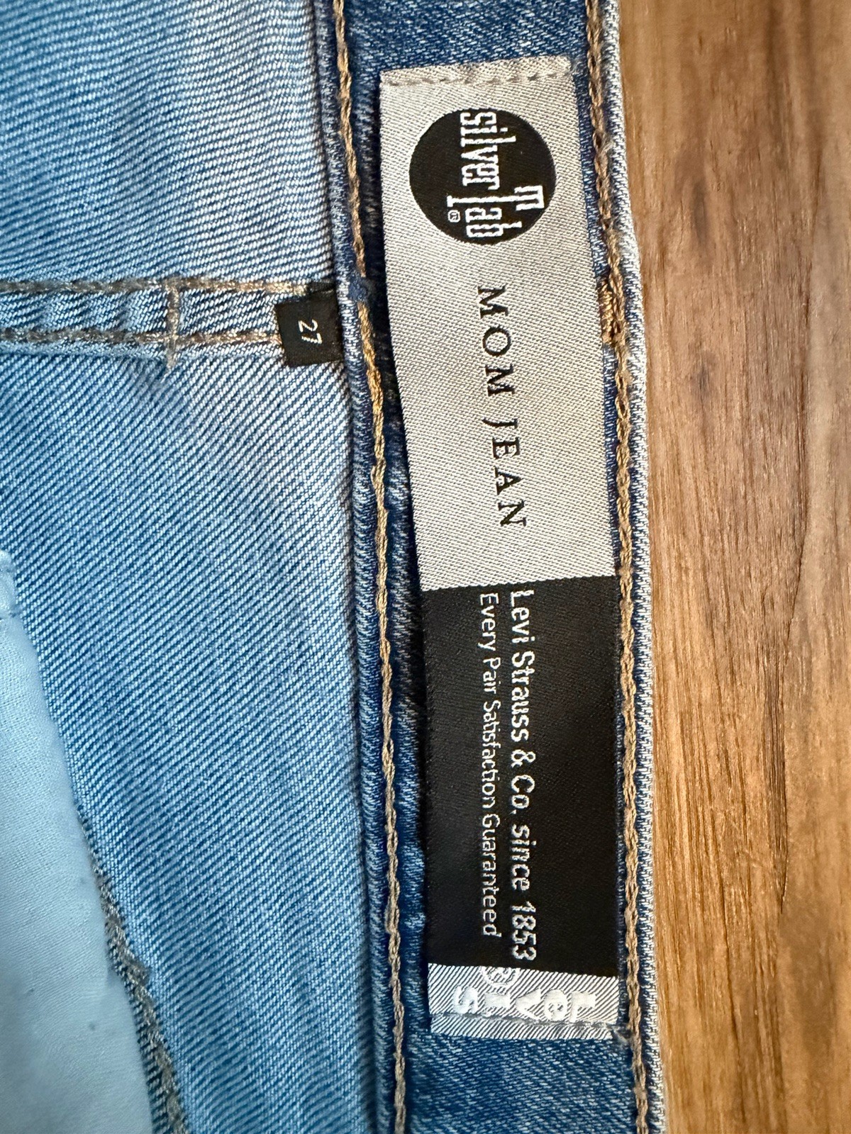 Levi’s SilverTab Mom Jeans Women’s 27×27 High Rise Distressed Light Wash