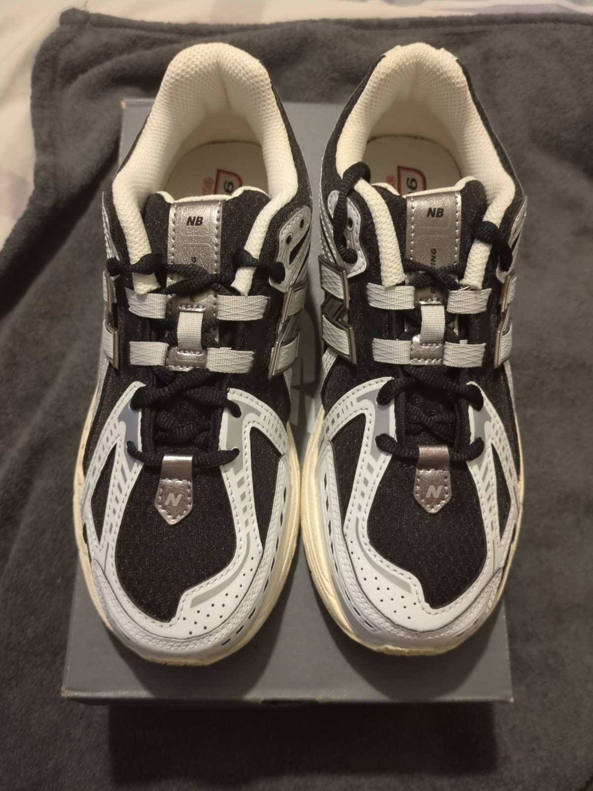 New Balance 1906 White/Black Size 5.5 Kids GC1906CI Brand New