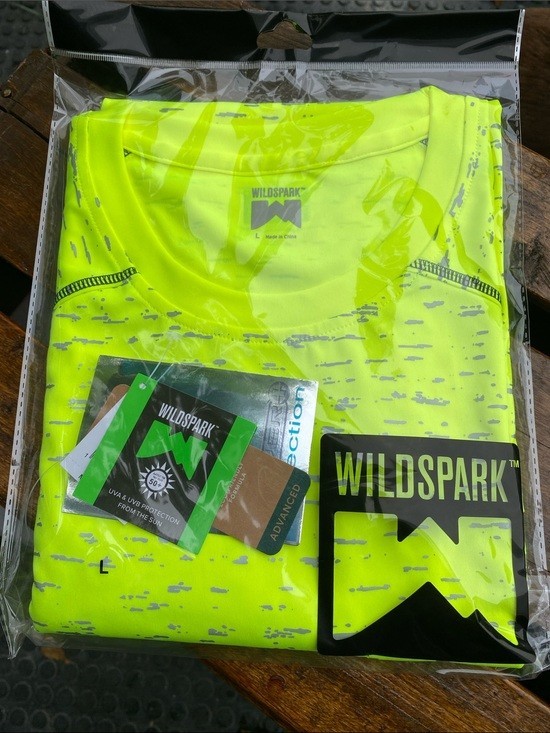 New WILDSPARK Men’s Large Reflective Silver UPF 50+ Neon Yellow Mesh Underarm