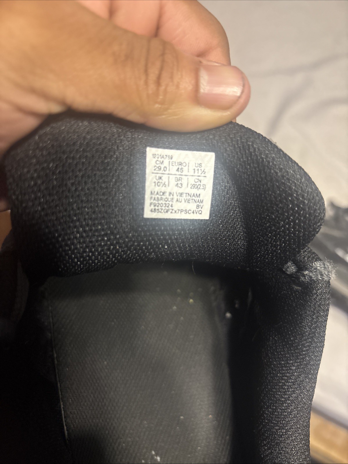 black ASICS Men 11.5