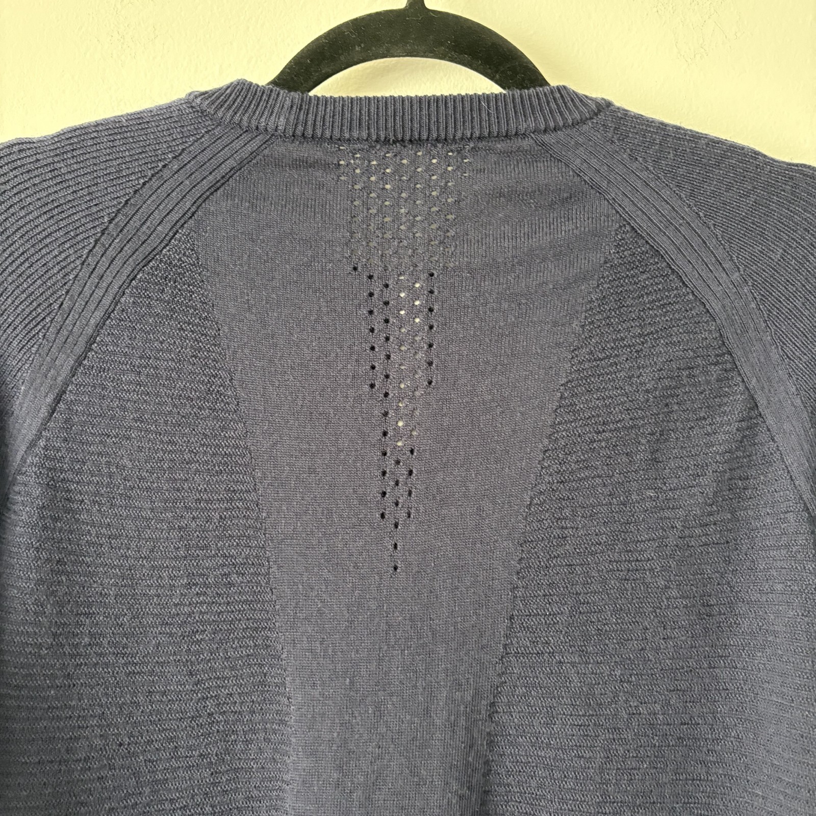Lululemon 100% Merino Wool Knit Sweater Navy Size 6 Quiet Luxury Basic Layer