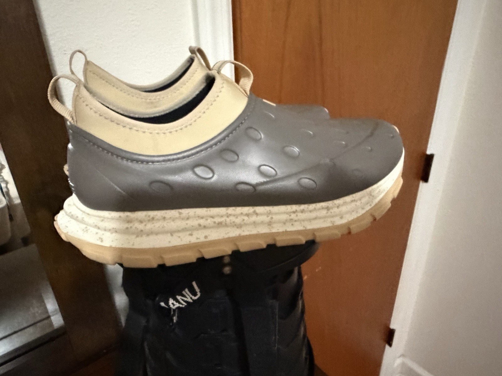 Kane Revive AC All Conditions Mens 11 Active Recovery Shoes Sneakers Winter Clog
