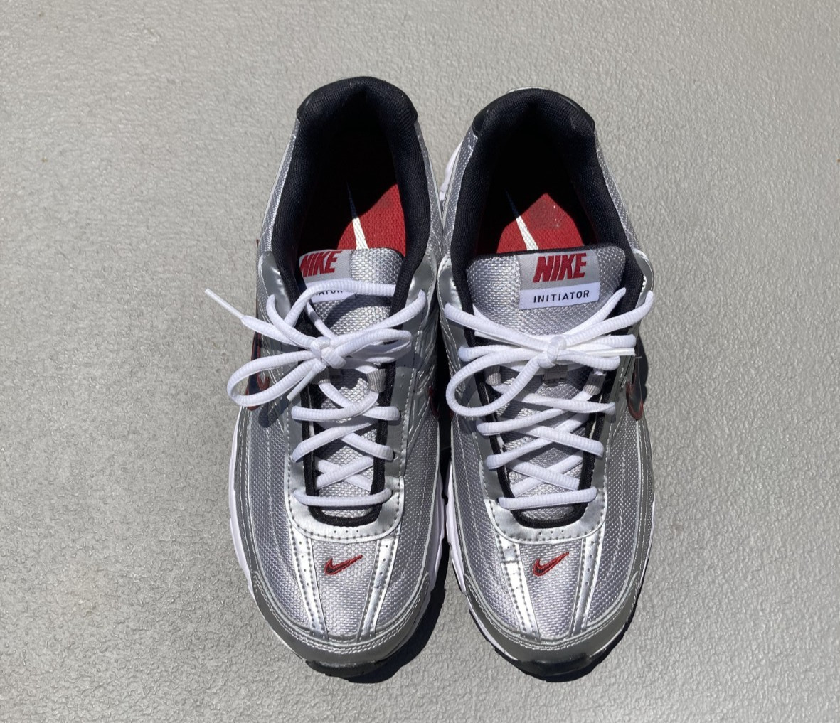 Nike Initiator Running Shoes Mens Size 9 Silver Red Navy Athletic Sneakers Y2K