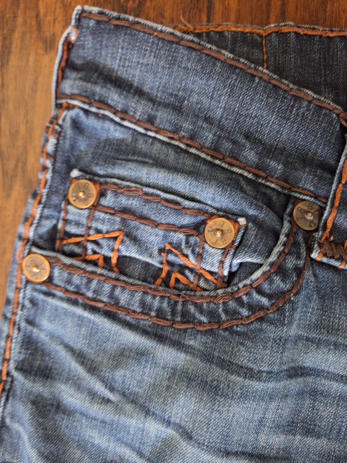 True Religion Men’s Geno slim fit jeans Medium Wash Buckstitch detail size 36×33