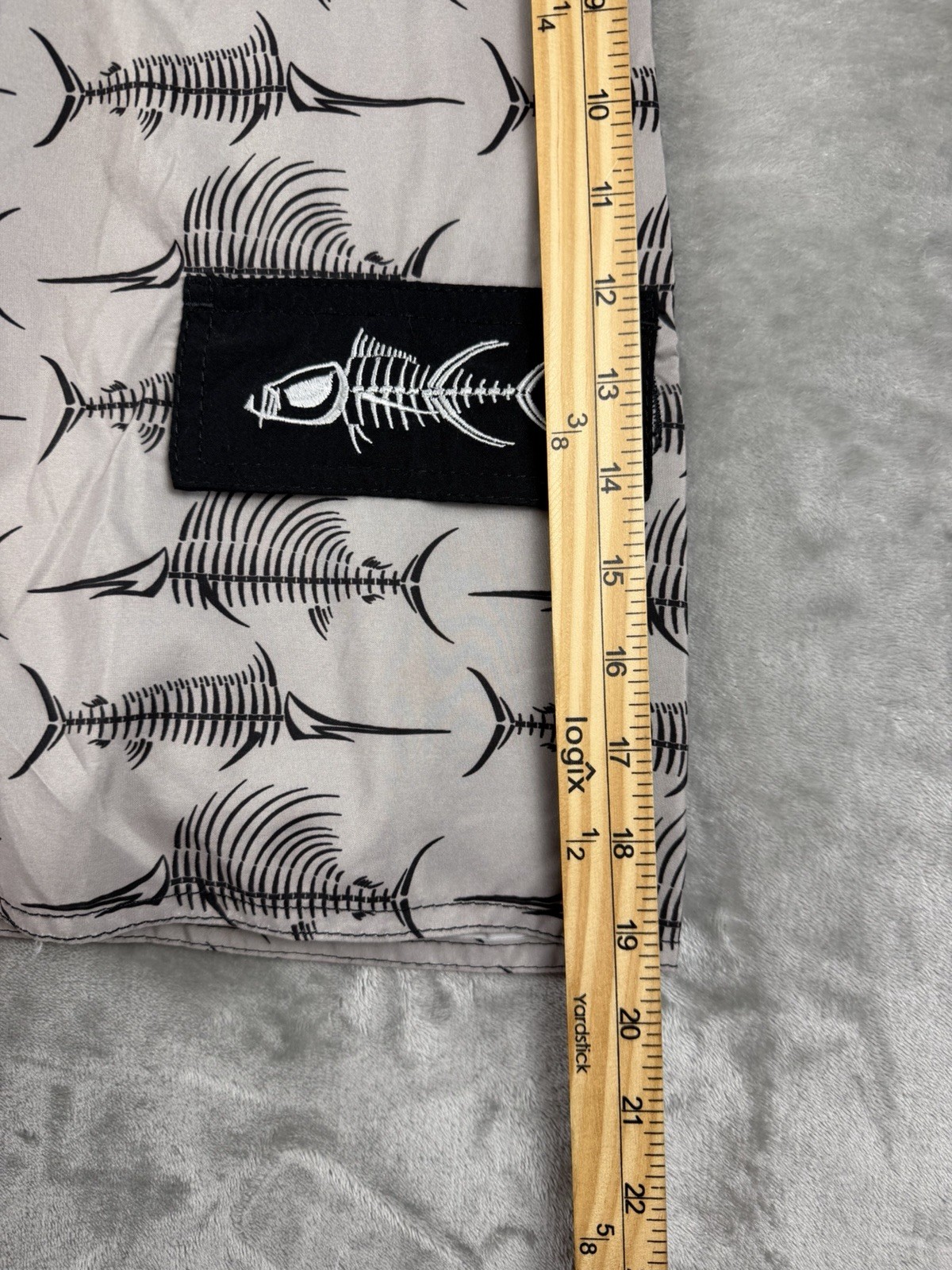 Tormenter Board Shorts Men’s 36×8 Gray Black Fish Skeleton Pocket Logo Surf Swim