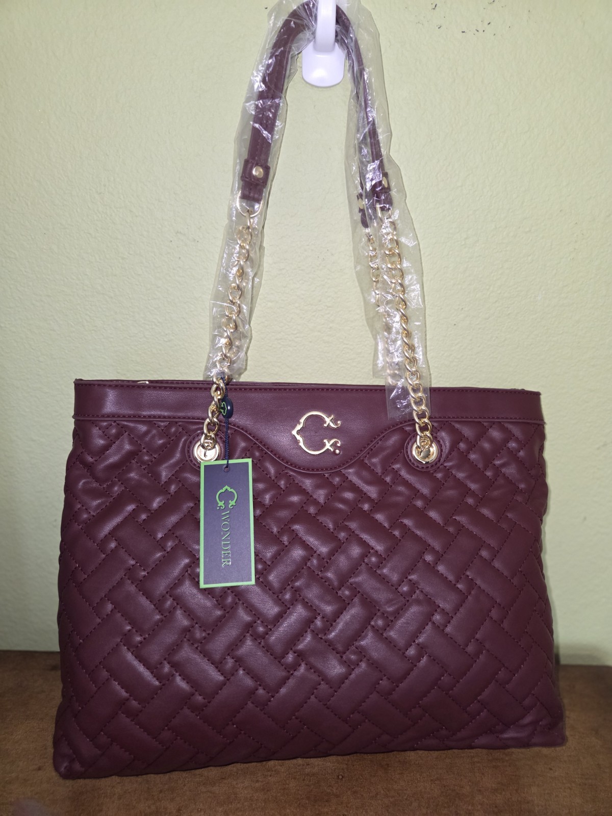 C. Wonder Quilted Wine Tote Gold Chain Shoulder Strap Zip, Inner Pockets