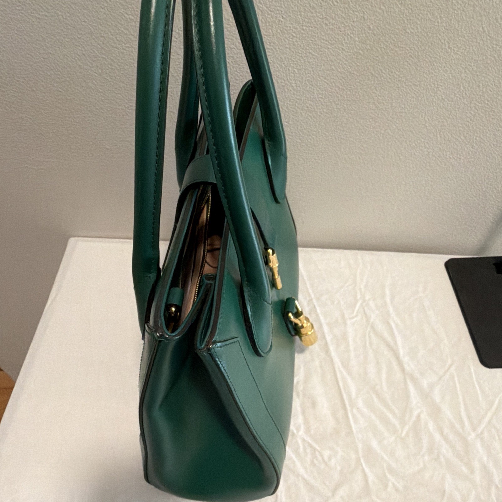 Gucci Jackie 1961 with Gold Piston Hardware, Classic