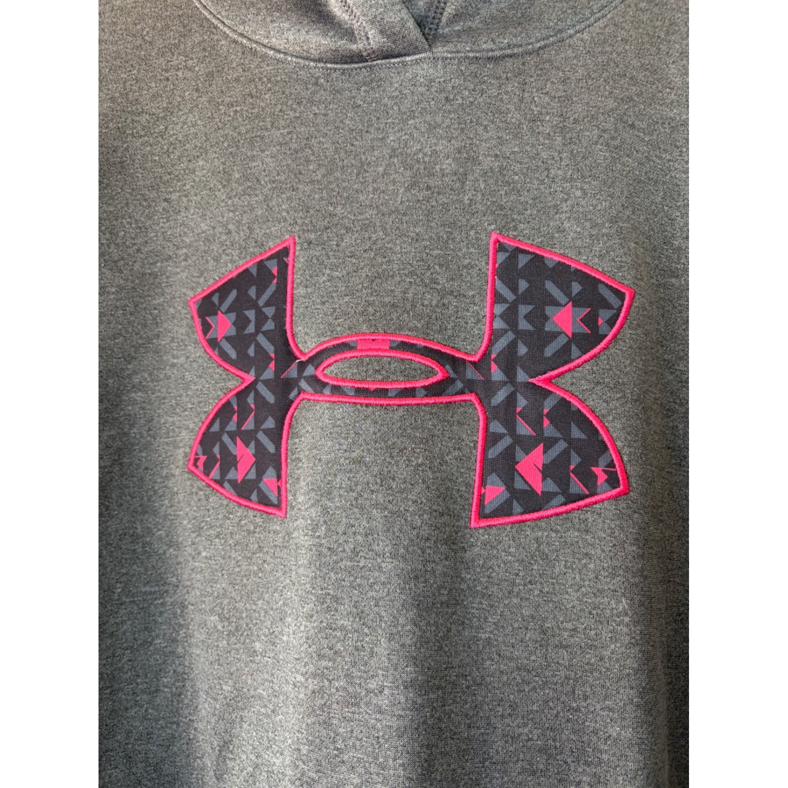 Under Armour Women’s Semi-Fitted Hoodie Gray Pink Geometric Logo Pullover Medium
