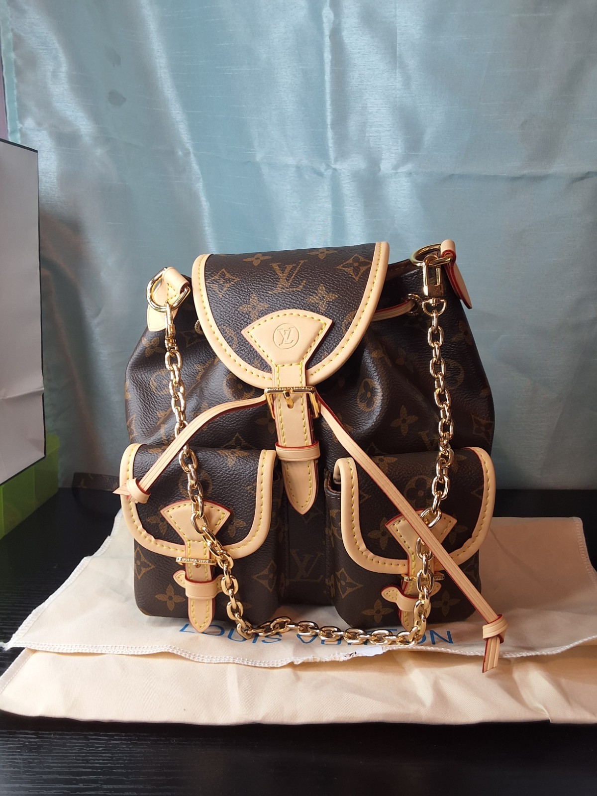 Louis Vuitton Monogram Brown Shoulder Bag Chain Strap Gold Hardware bagpack
