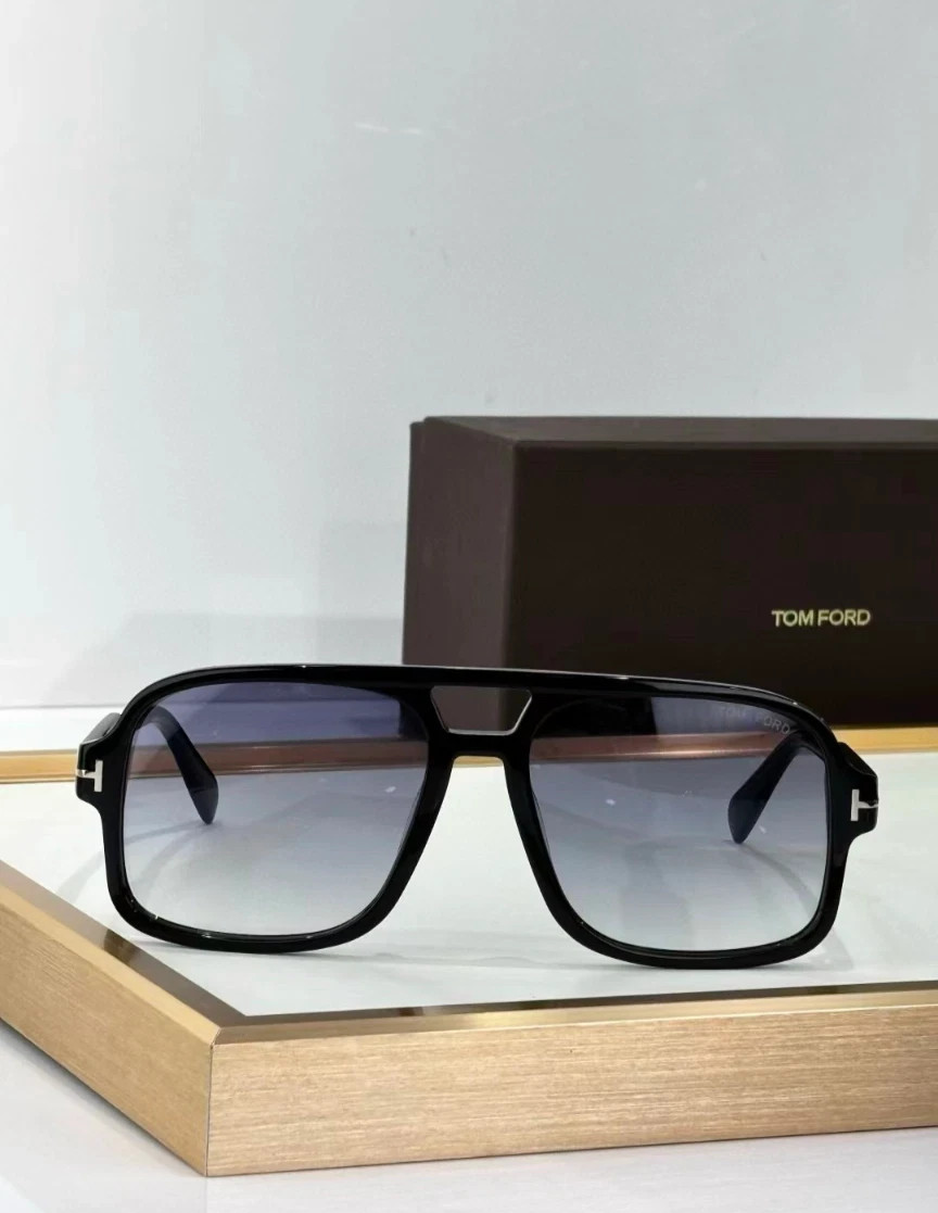 Tom Ford Falconer Sunglasses TF884 Black/Light Gray 60-18-140mm With Case New