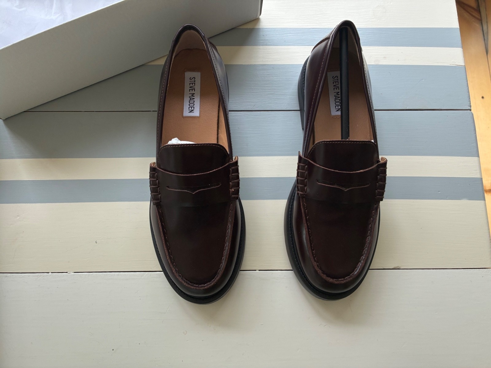 Steve Madden womens loafers, Madison Burgundy size 9 never worn, still in box