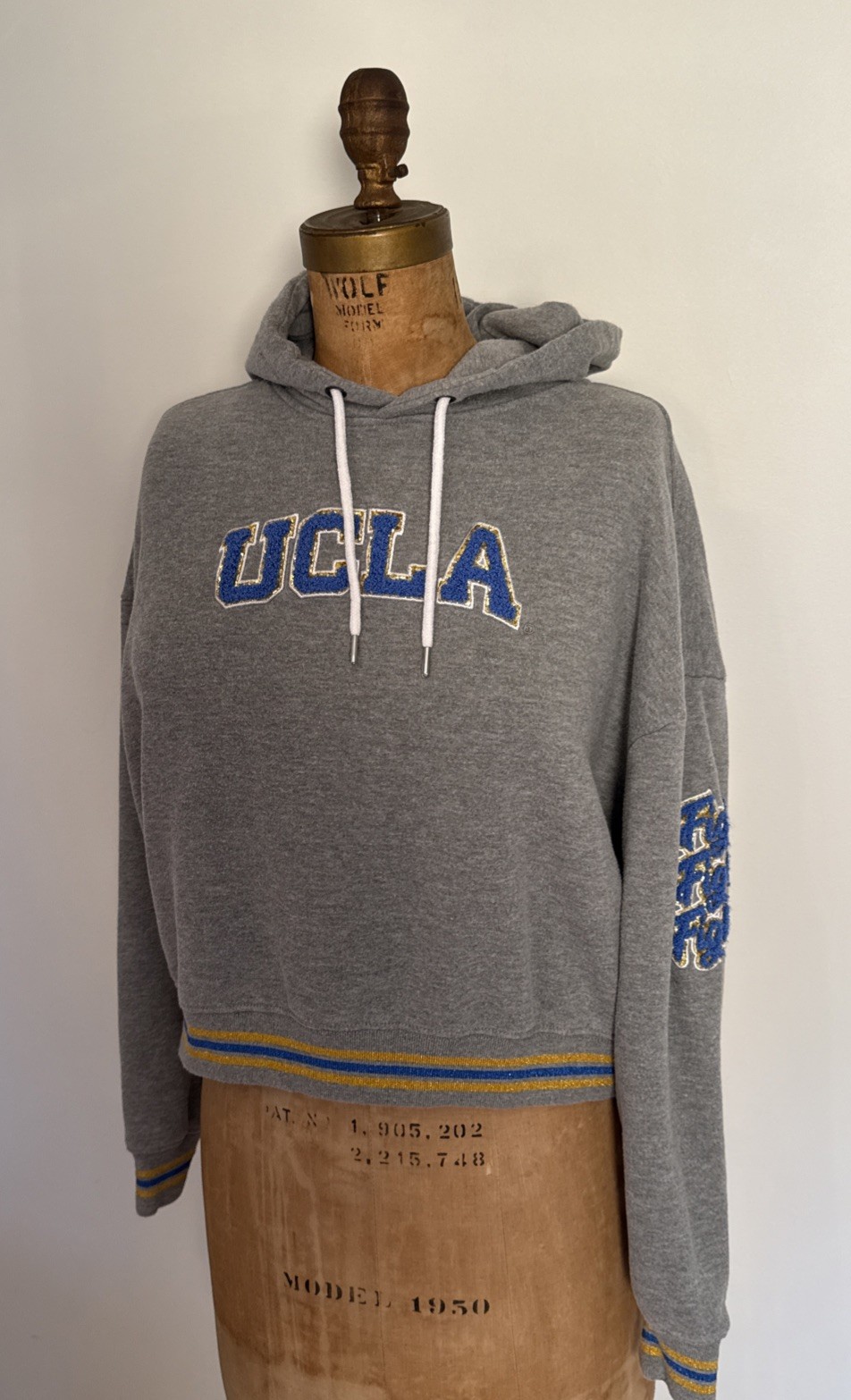 The Wild Collective UCLA Bruins Varsity Letters Bling Cropped Pullover Hoodie M