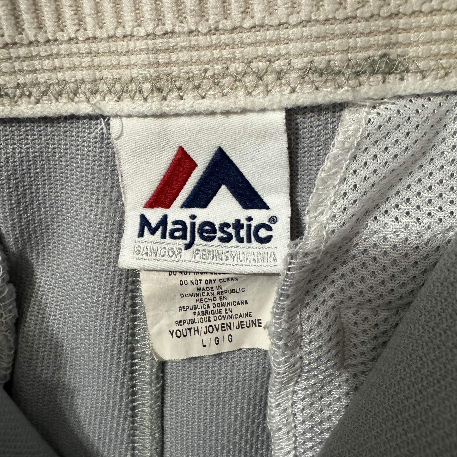 Majestic Unisex Youth Light Gray Baseball Shorts Size L Sporty Athletic Outfit