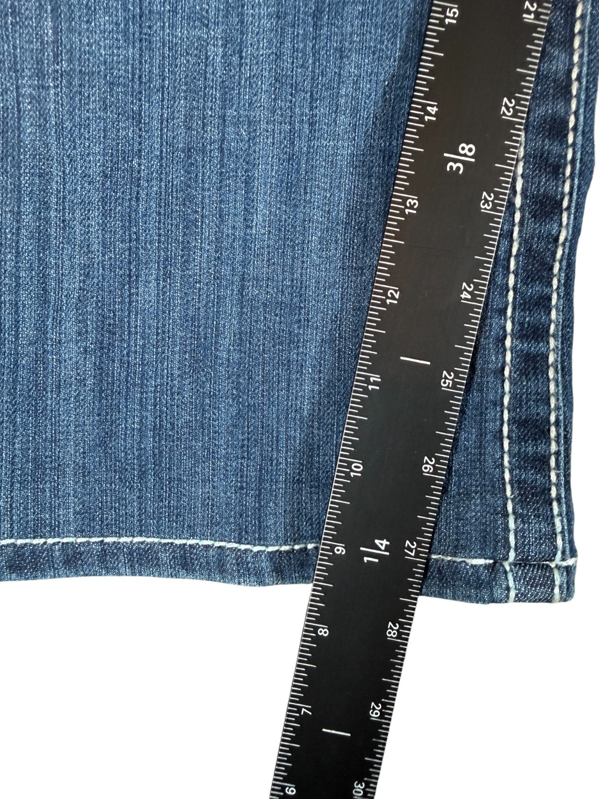 Buckle BKE Tyler Jeans Mens 34 Blue Denim Stretch Med Wash Boot Leg Distressed