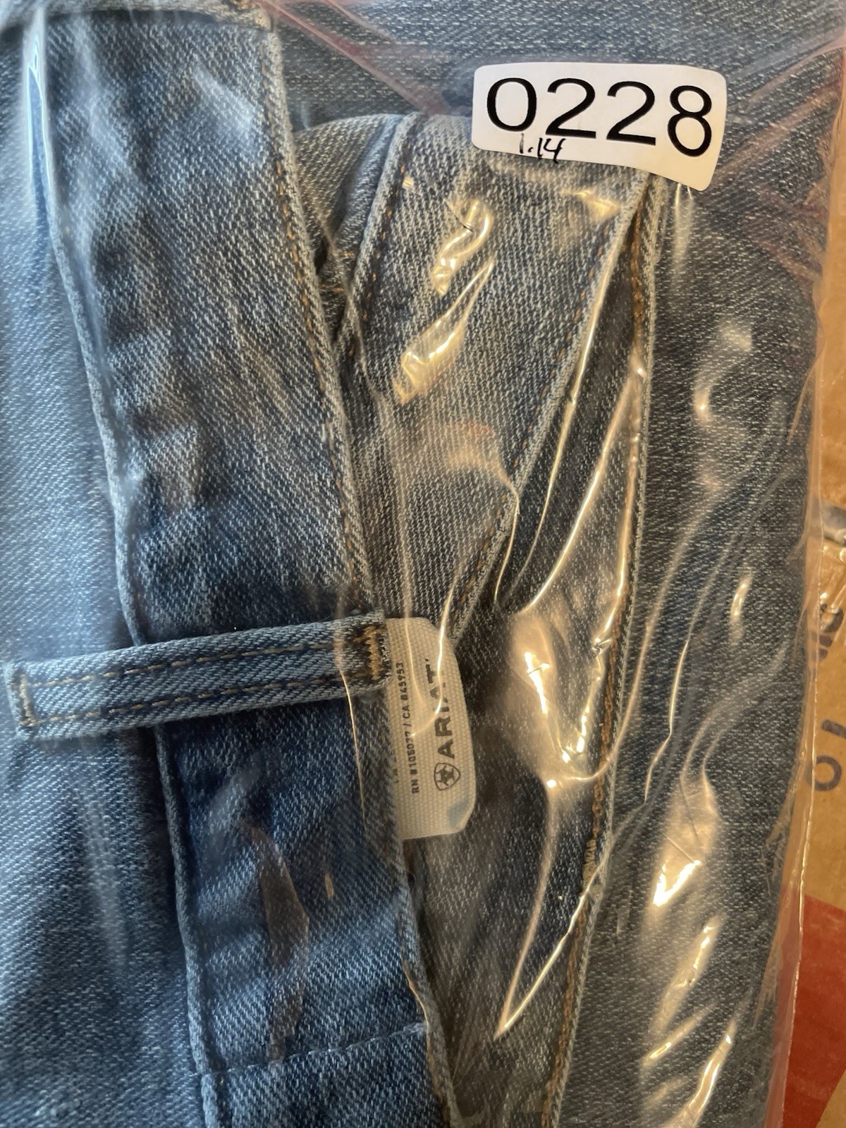 Ariat M4 Low Rise Boot Cut Jeans Mens 38×34(33.5) Blue Light Wash Relaxed Denim