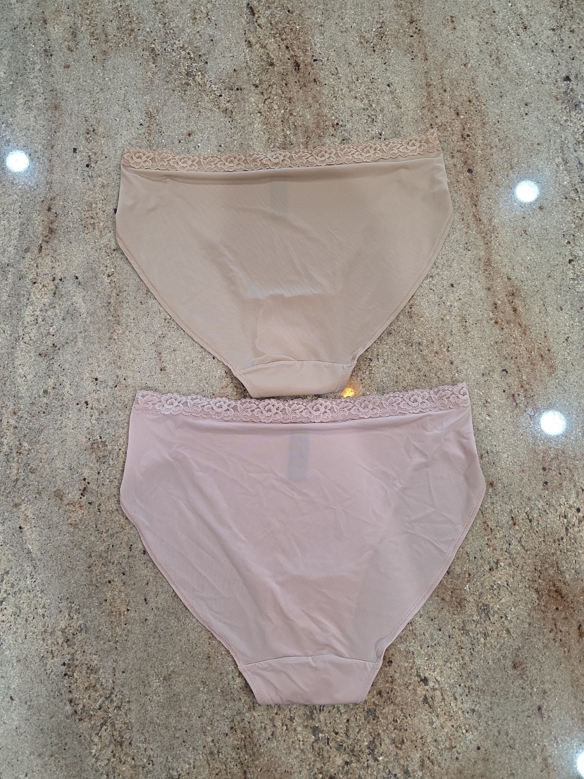 New Women’s NATORI 7723365 Set Of 2 Finishing Touch Lace Bikini Panty Size L