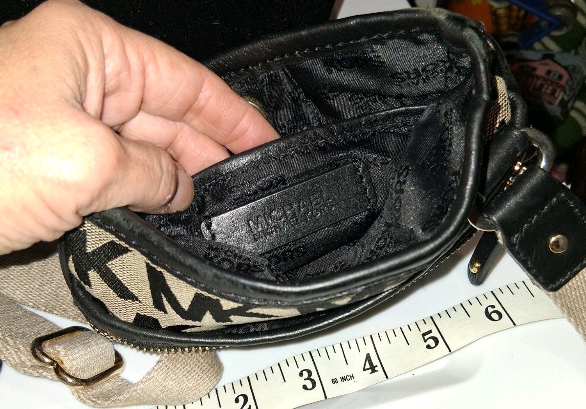 Michael Kors MK Logo Small Crossbody Bag Beige/Black Zip, Lined, Outer Pockets