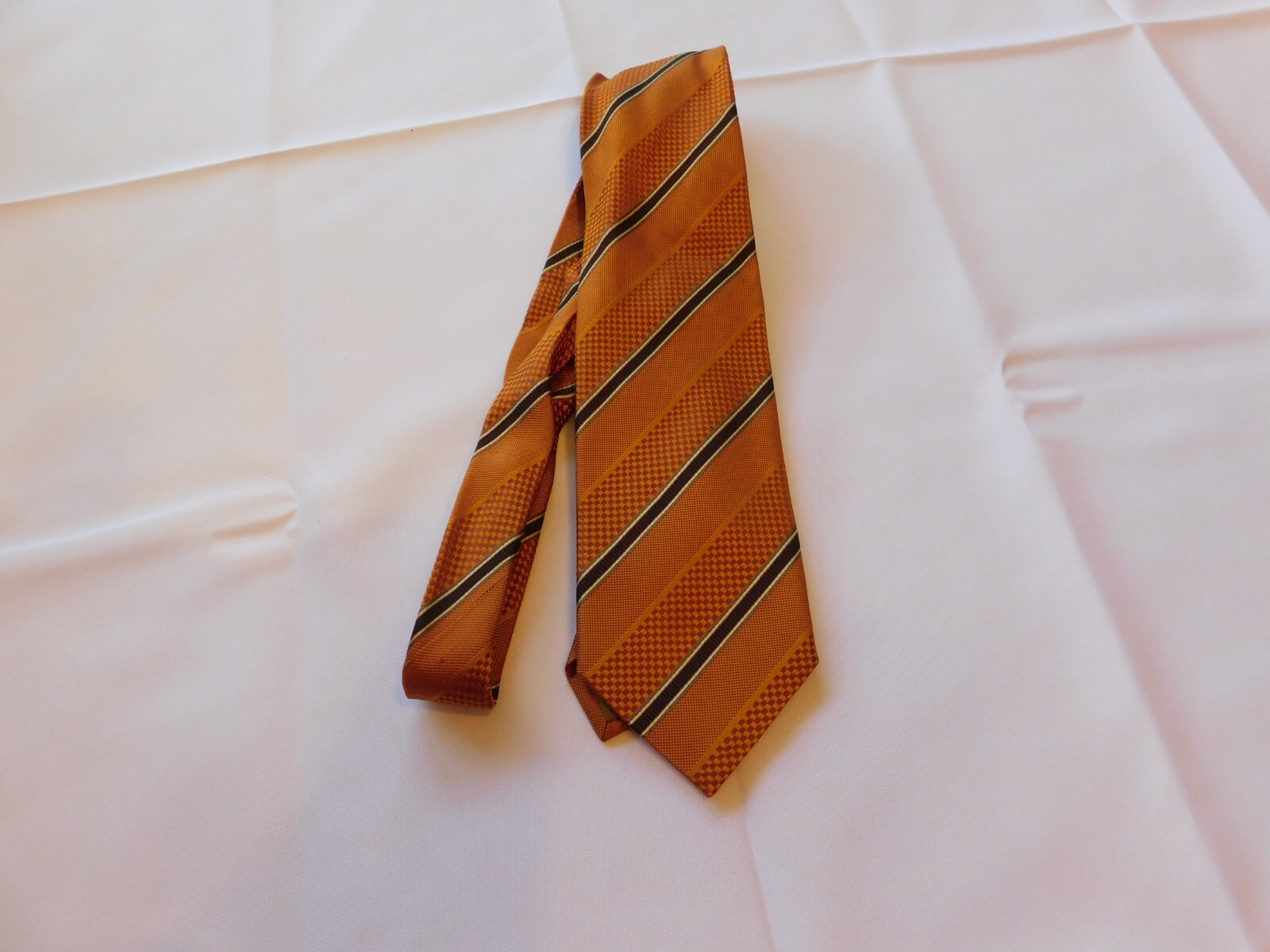 Adonis Silk Seide Tie Neck neckwear 59″ Long 3 3/4″ wide print Rust GUC