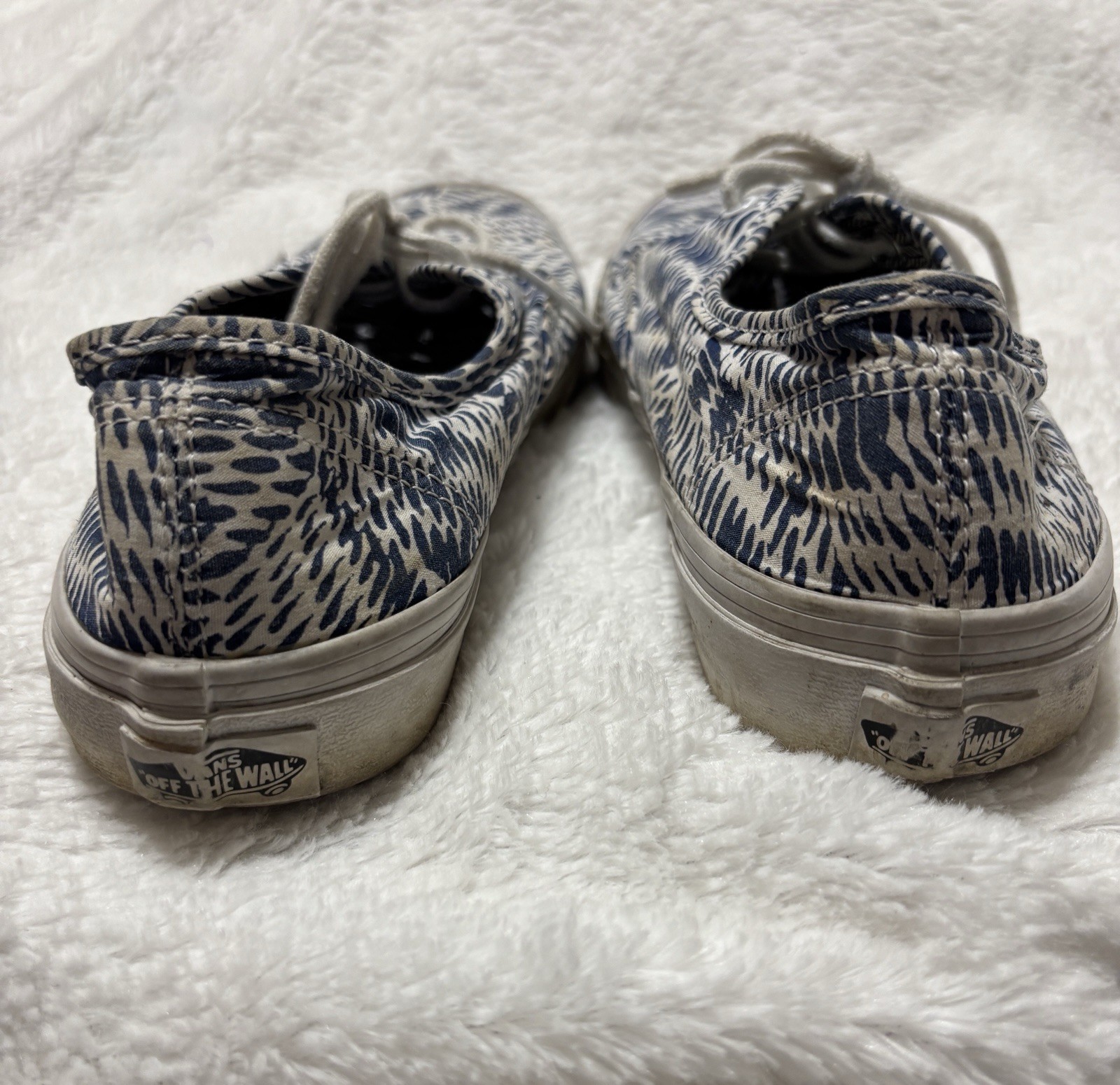 Vans off the wall Unisex Lace Boarding shoes US Men 6.5, Women 8 Blue/White