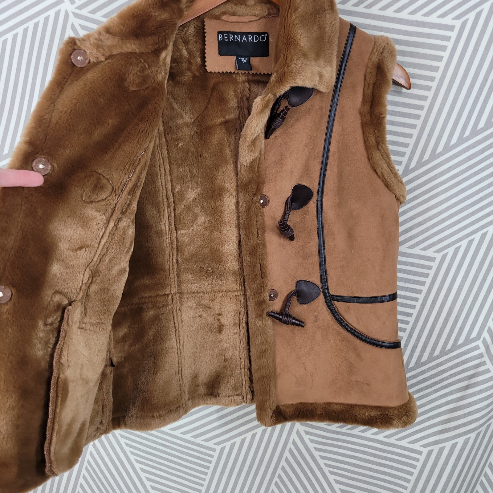 Bernardo Suede Leather Vest Small Faux Fur Trim Boho Aspen Festival Toggle Vtg
