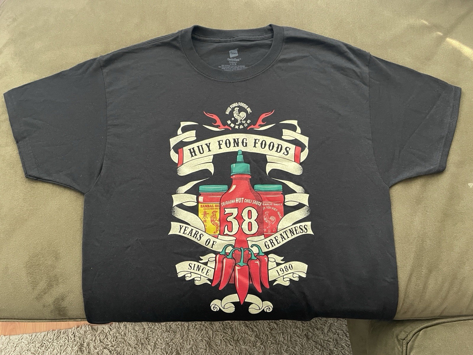 Huy Fong Foods Sriracha 38 Years Black T-Shirt, Size Large