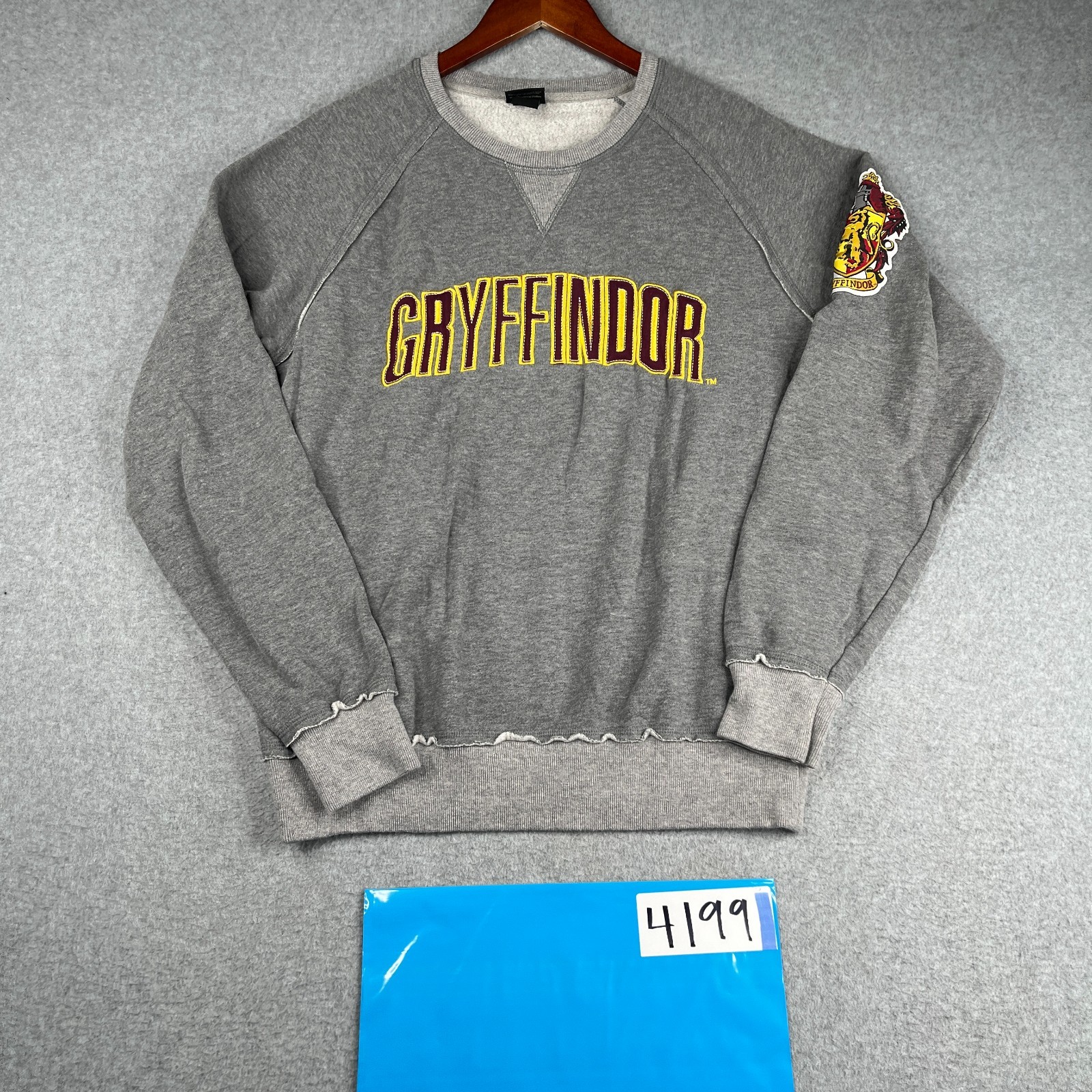 Wizarding World Harry Potter Gryffindor Sweatshirt Medium Grey Sweater Pullover