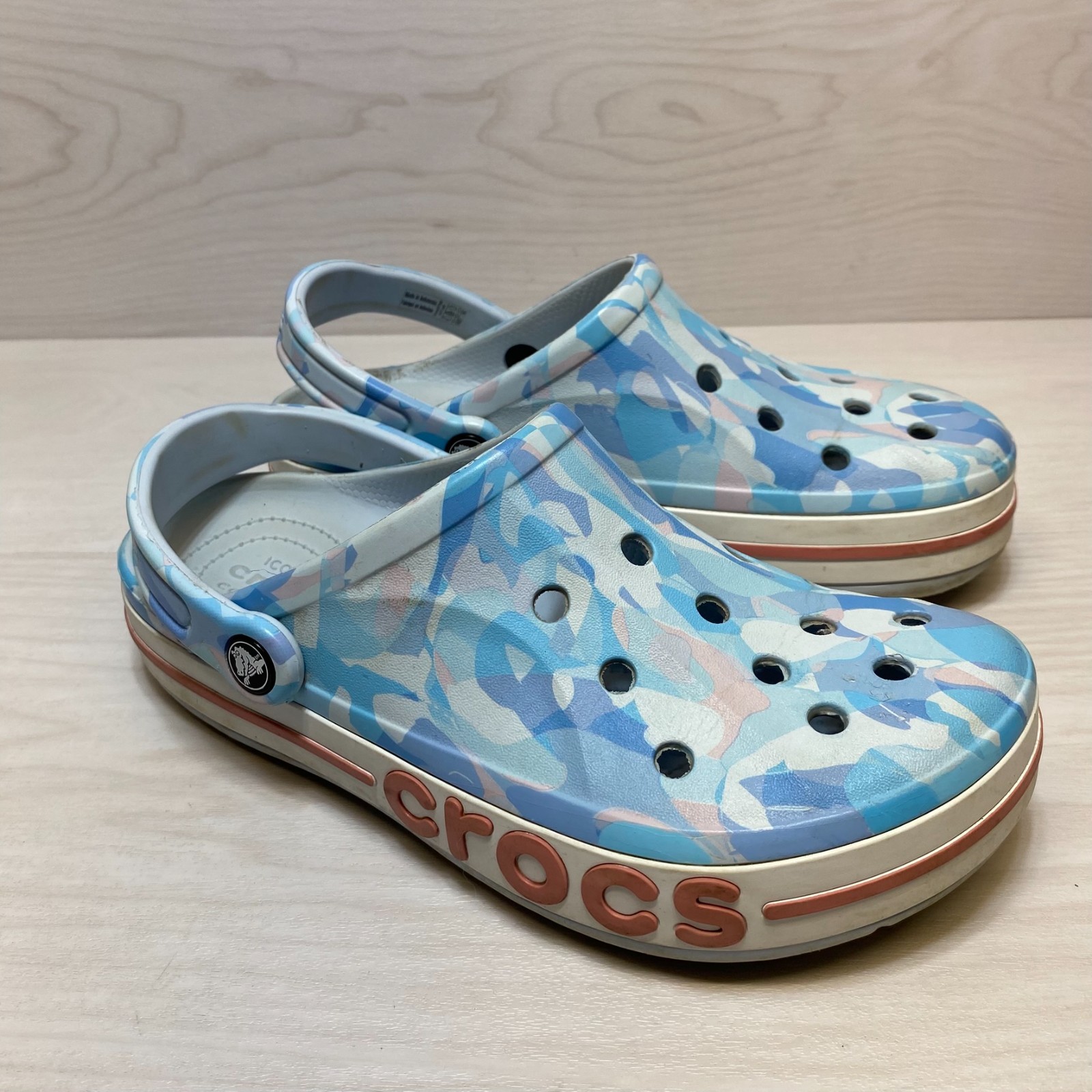 Crocs Bayaband Bubble Camo Clogs Women’s Size 9 Blue Round Toe Slip On Comfort
