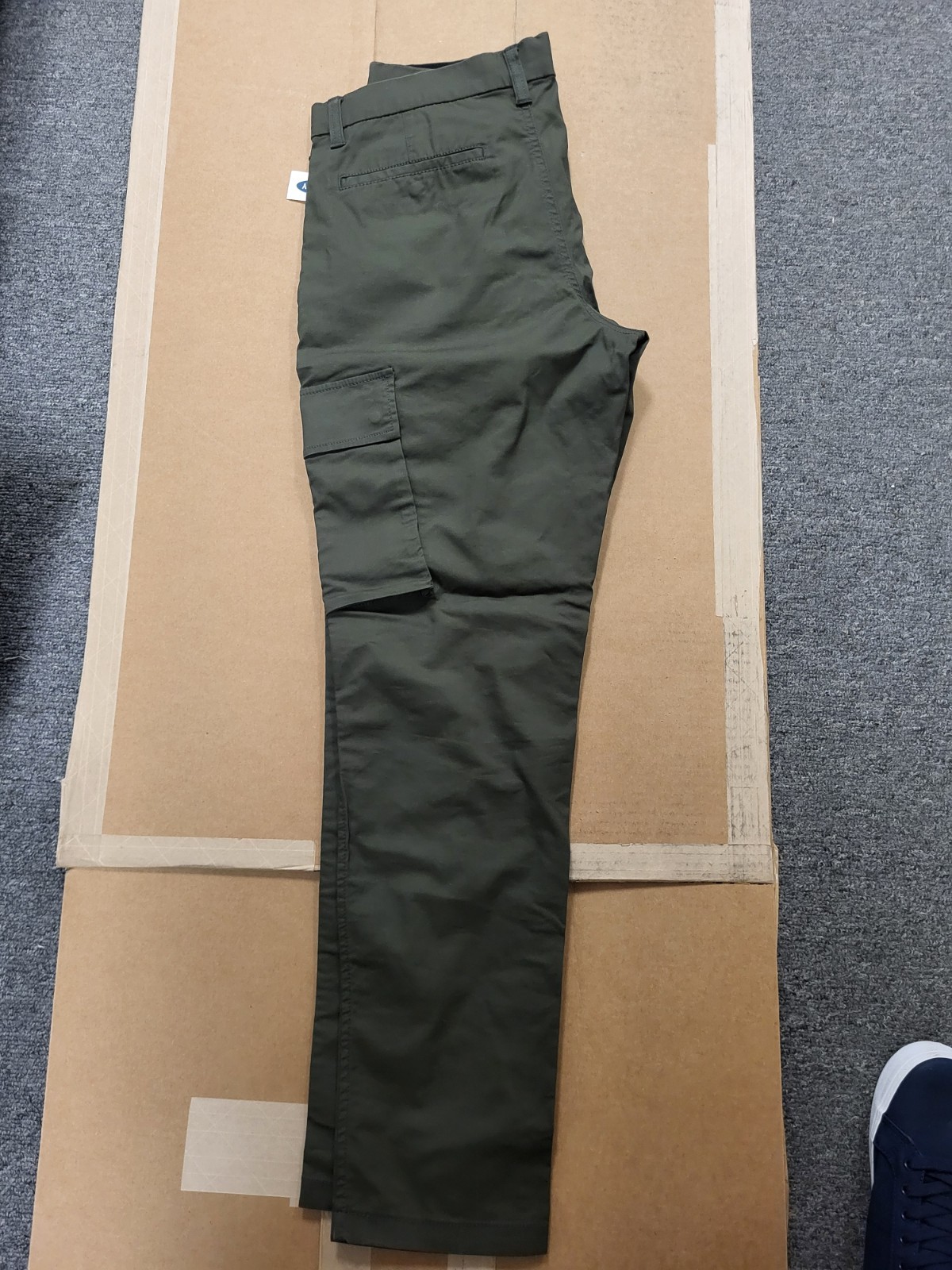 OLD NAVY Mens Size 32 x 32 Dark Green Ultimate Tech Built In Flex Cargo Pants