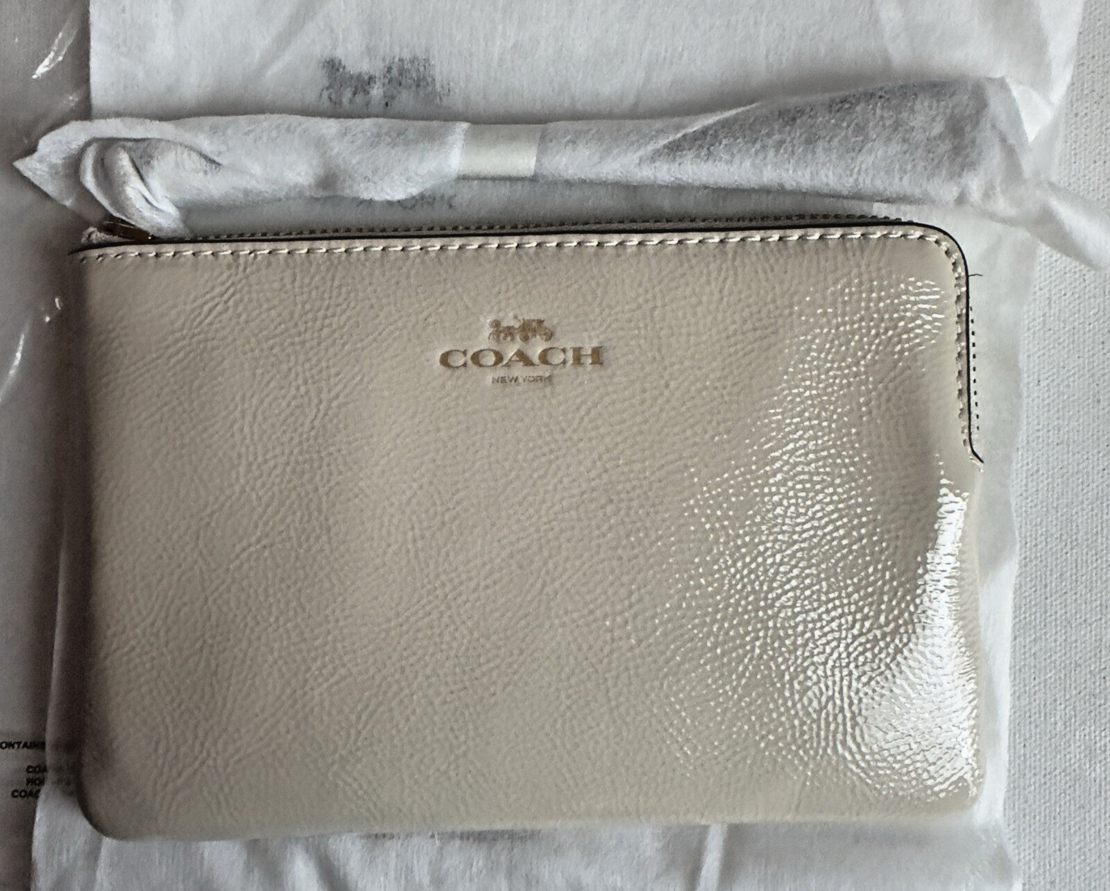 COACH CP483 Corner Zip Wristlet Chalk White Pebbled Leather Small Pouch Clutch