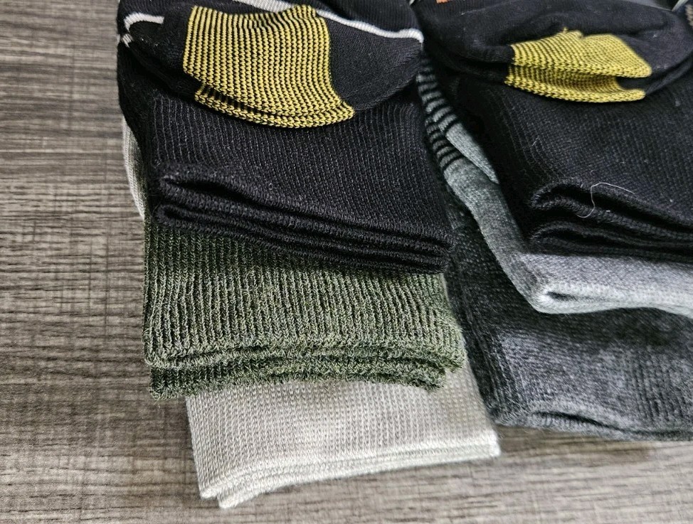 Lot of 3 GOLDTOE Men’s 3 Pair Assorted Crew Dress Socks Size 6-12.5 NWT Dog Boat