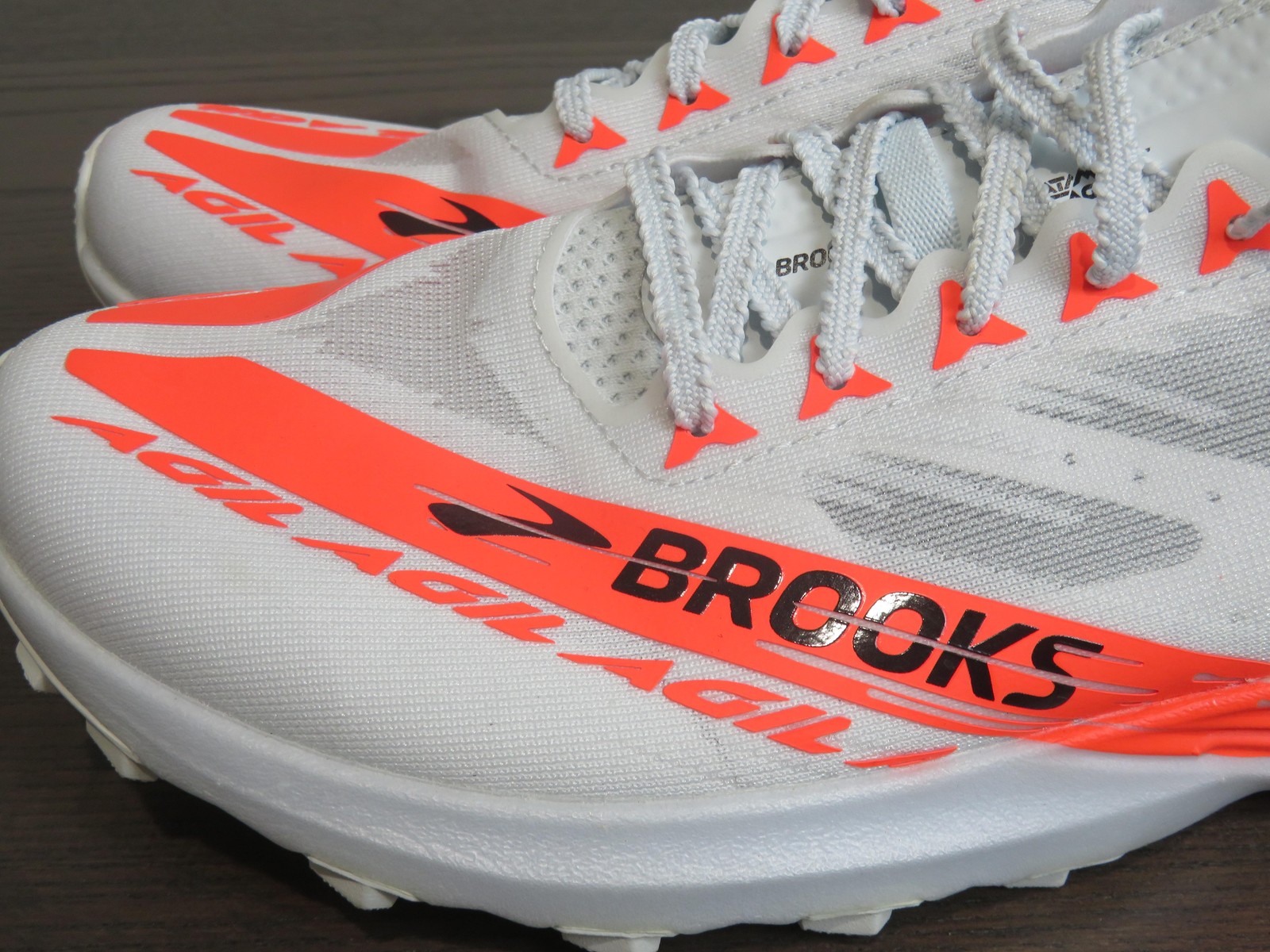 Brooks Catamount Agil Shoes Mens Size 7 White Orange Trail Running 1000451D488